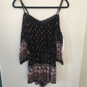 NWOT FOREVER 21 COLD SHOULDER ROMPER PATTERNED